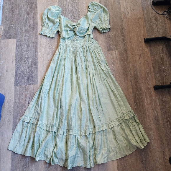 STUNNING MABLE DRESS - Picture 2 of 12